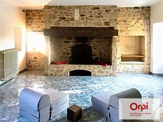 Maison à LE LARDIN-SAINT-LAZARE