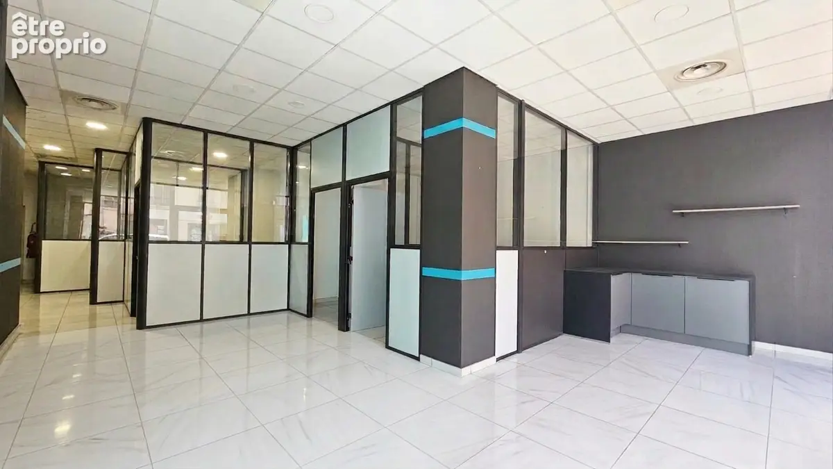 Local commercial Bourgoin Jallieu 84 m2 - photo 3