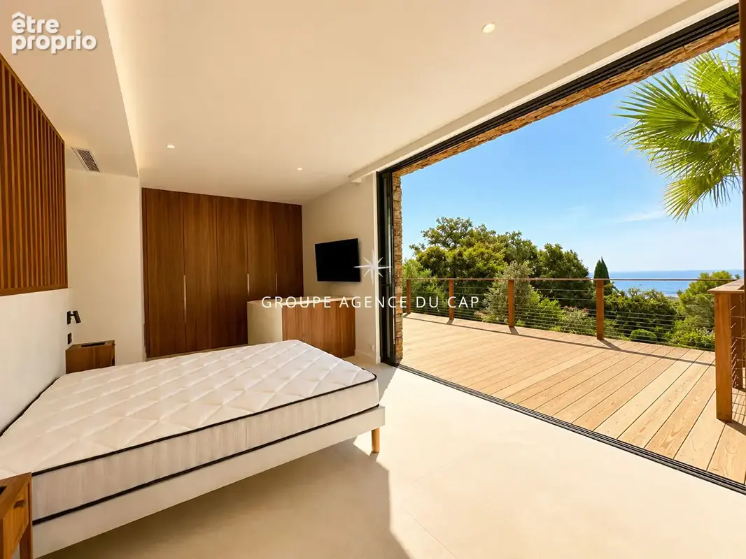 Villa contemporaine neuve, 5 chambres suites, garage 75m², parking, vue mer panoramique st tropez, sainte-maxime - photo 11