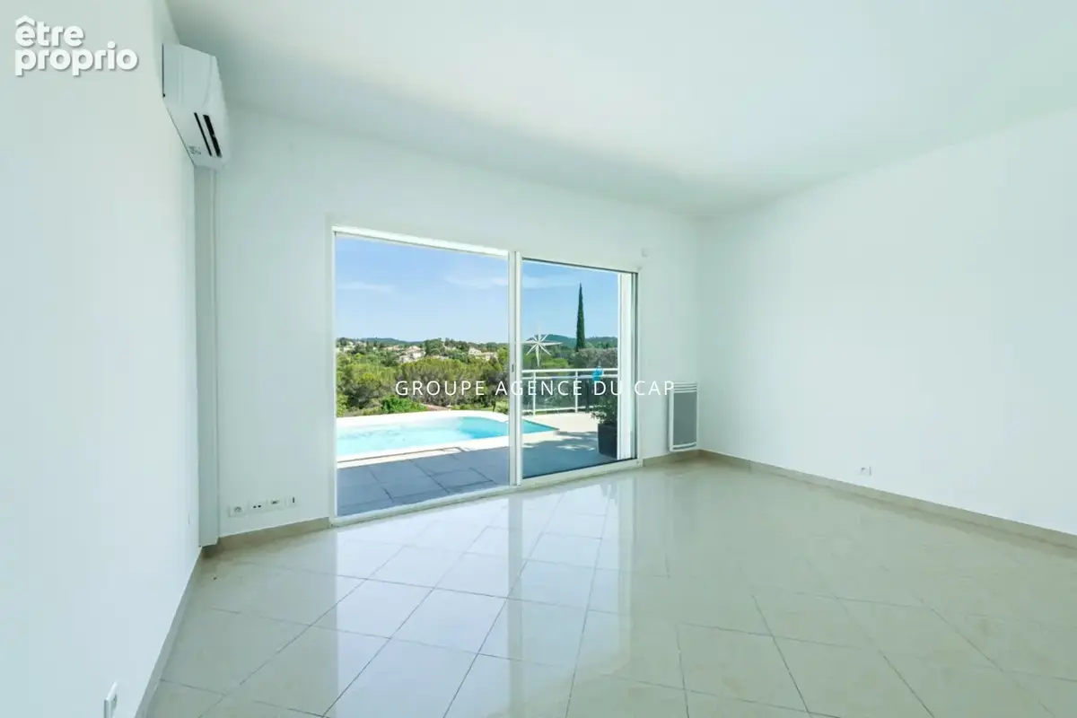 Vue degagee tres belle villa lumineuse de 7 pieces 5 chambres piscine deux garages proche golfs - photo 8