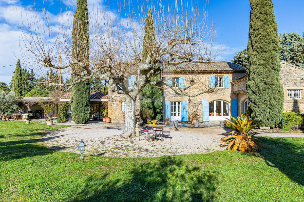 Maison à L'ISLE-SUR-LA-SORGUE