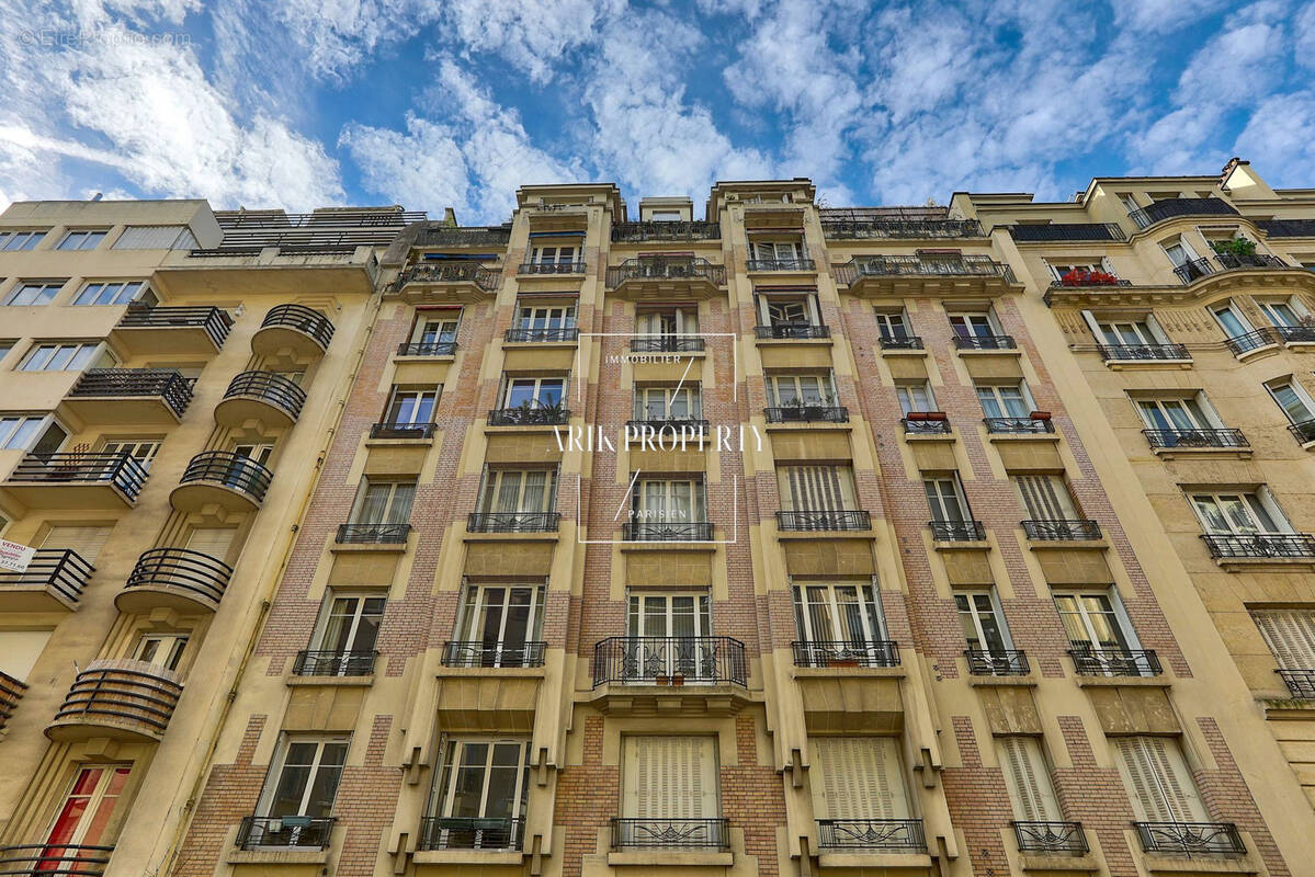 Appartement à PARIS-17E