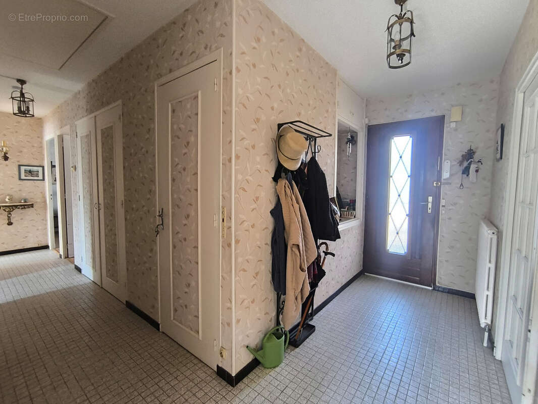 Maison 4pp de plain-pied proche commerces sus sous-sol complet - photo 6