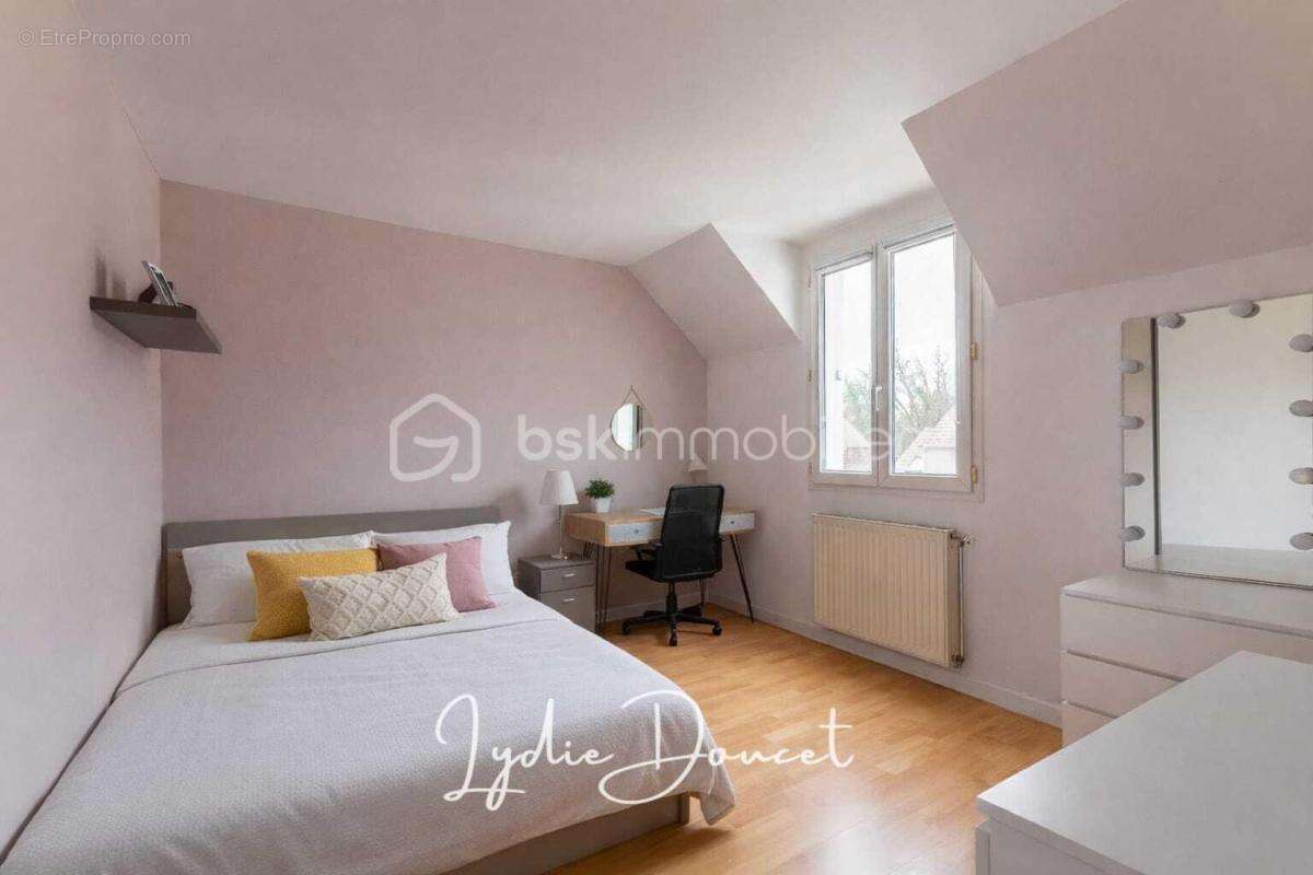 Maison à MAGNY-LE-HONGRE