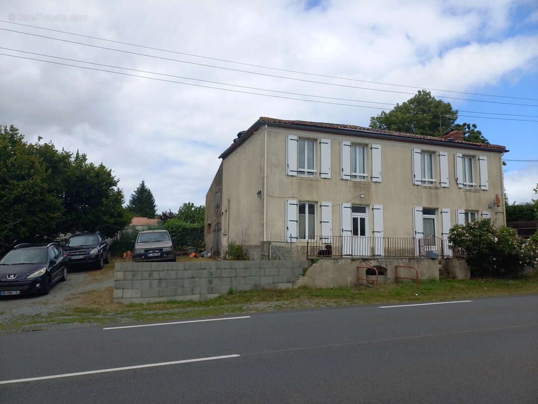Maison à SAINT-MESMIN