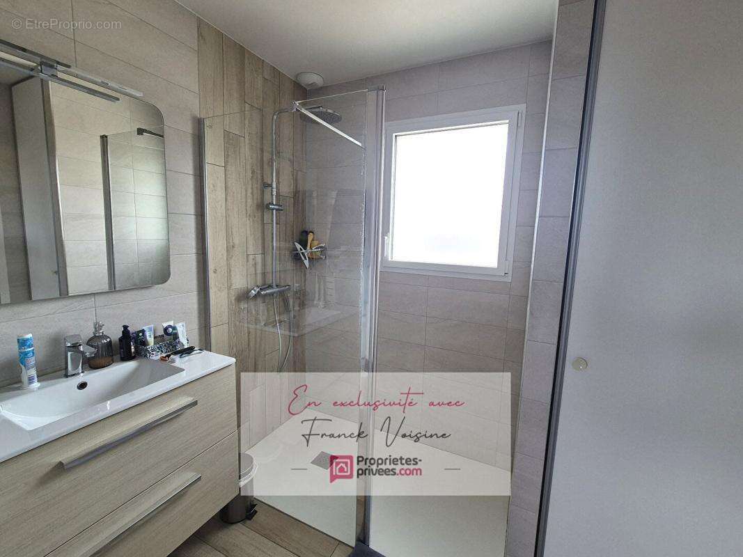 A VENDRE en Exclusivité à Vendrennes, Maison de 89 m2 env avec 2 chambres et 1 bureau sur une parcelle de 574 m2 - photo 5