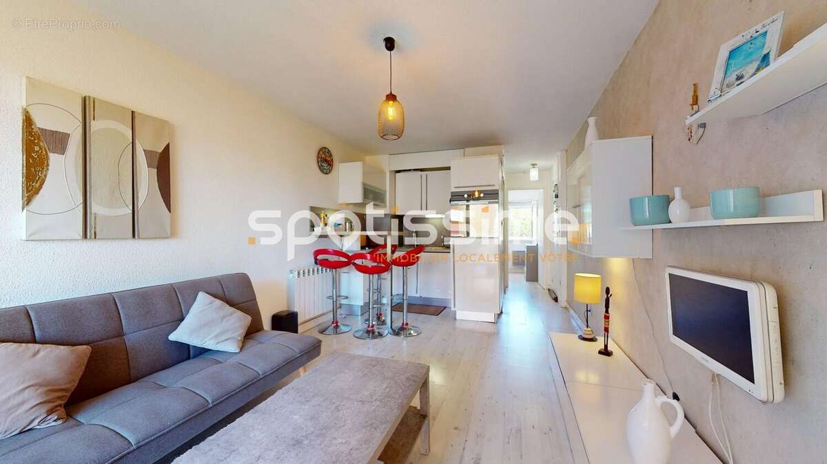 CAP D'AGDE, MALFATO - T2 avec balcon, parking et accès direct aux quais - photo 11