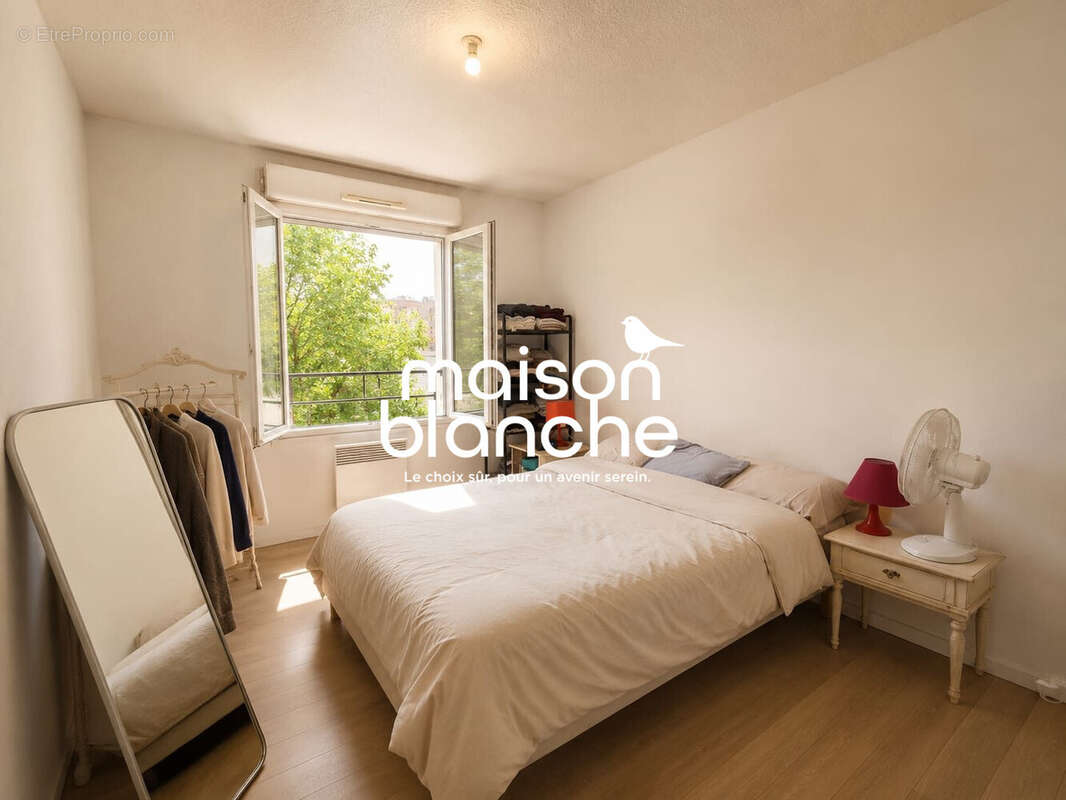 Appartement 54 m² à Parthenay  - photo 5