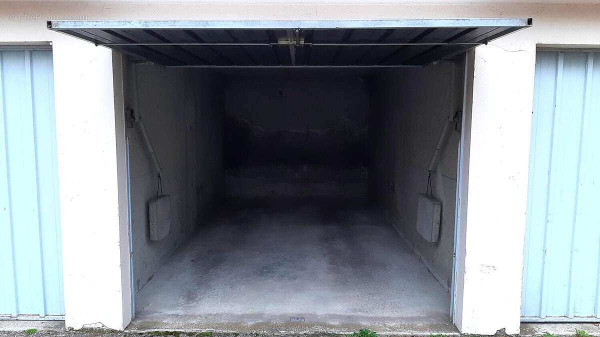 Parking à BOURGOIN-JALLIEU