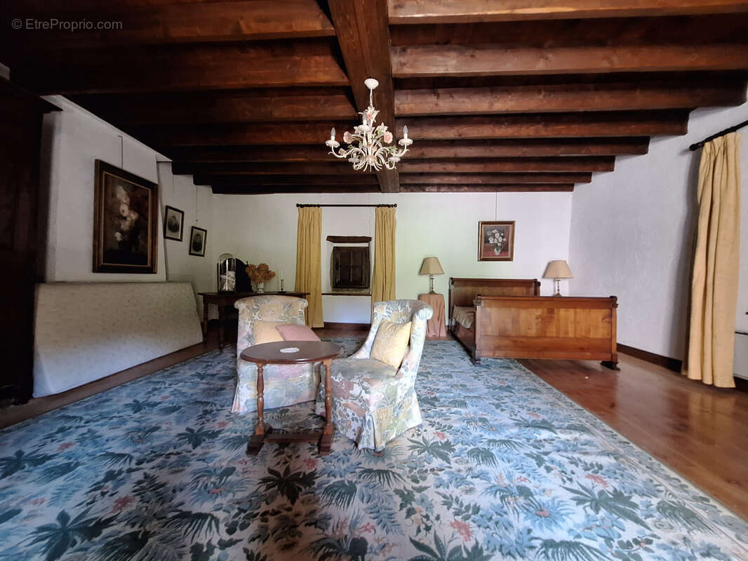 Maison à ISSERTEAUX