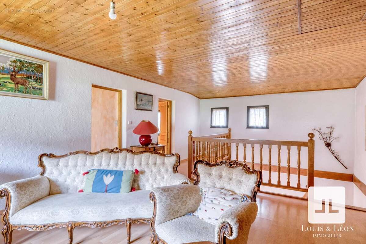 Maison à SAINT-MARTIN-DU-MONT