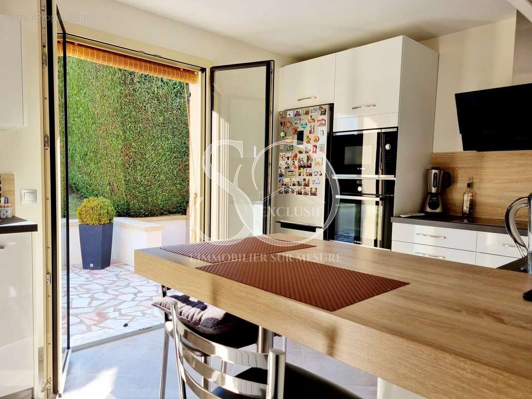 Maison à MEZIERES-SUR-SEINE