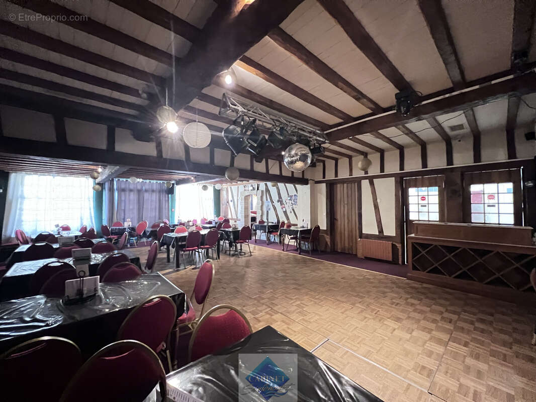 Fonds de commerce bar d'ambiance - équipé restauration - photo 3
