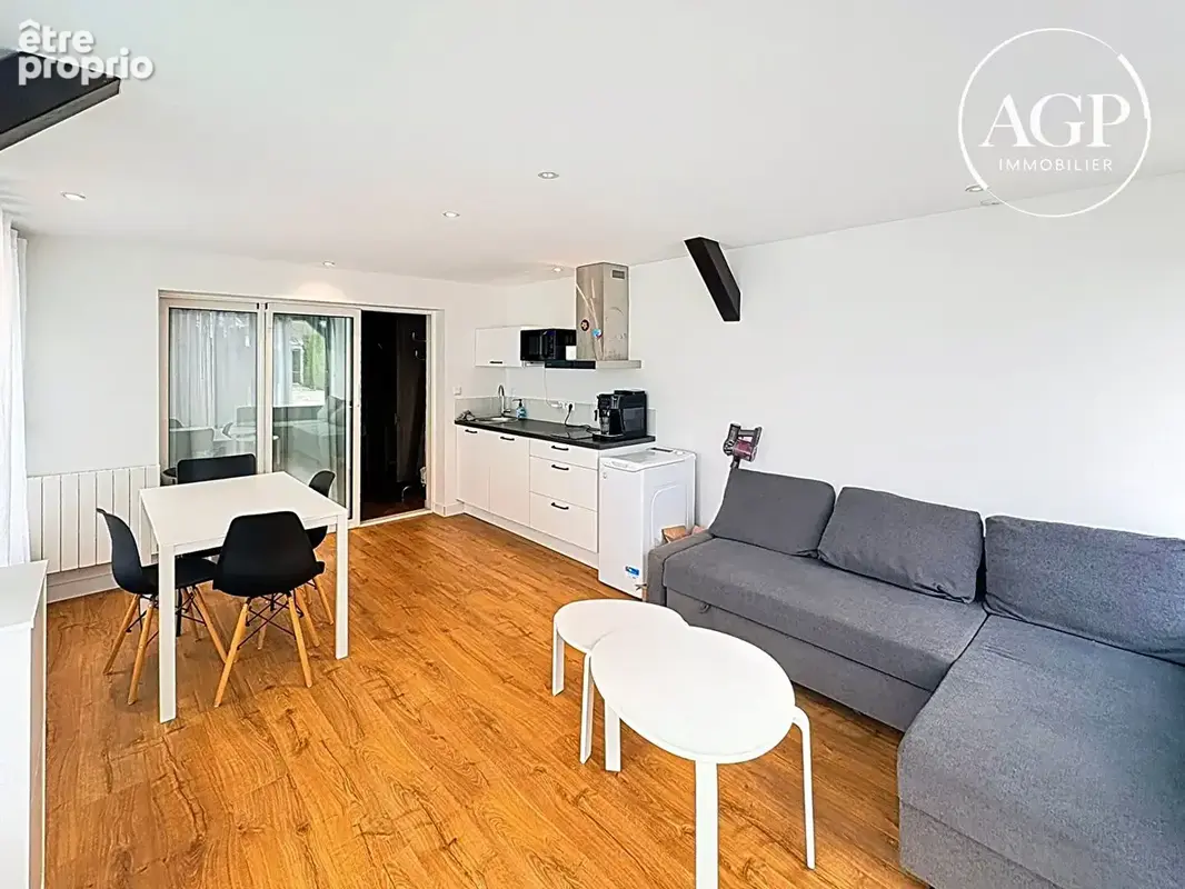 Maison avec piscine et dépendance - photo 13
