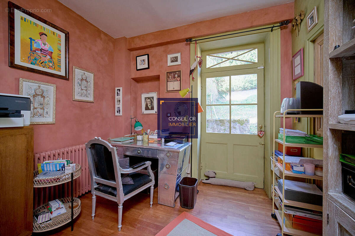 Maison à SAINT-GENIS-LAVAL