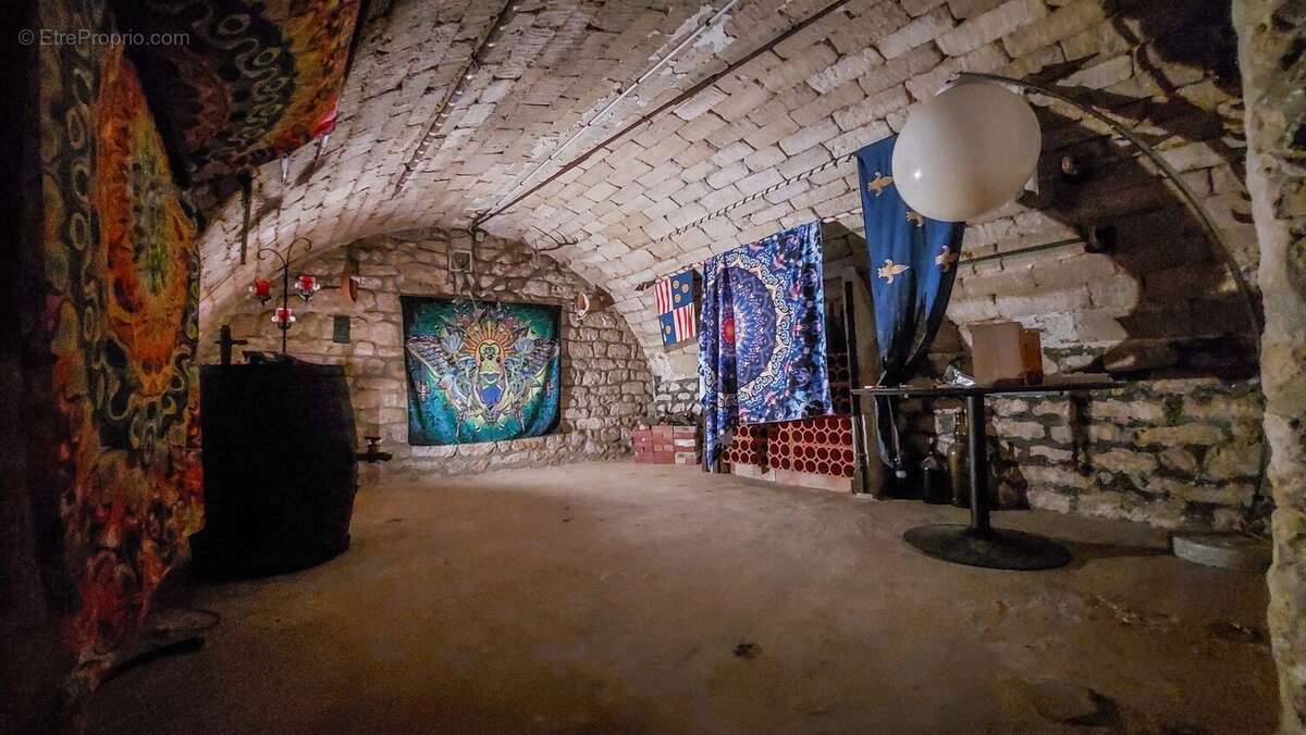 Cave - Maison à MEZY-SUR-SEINE