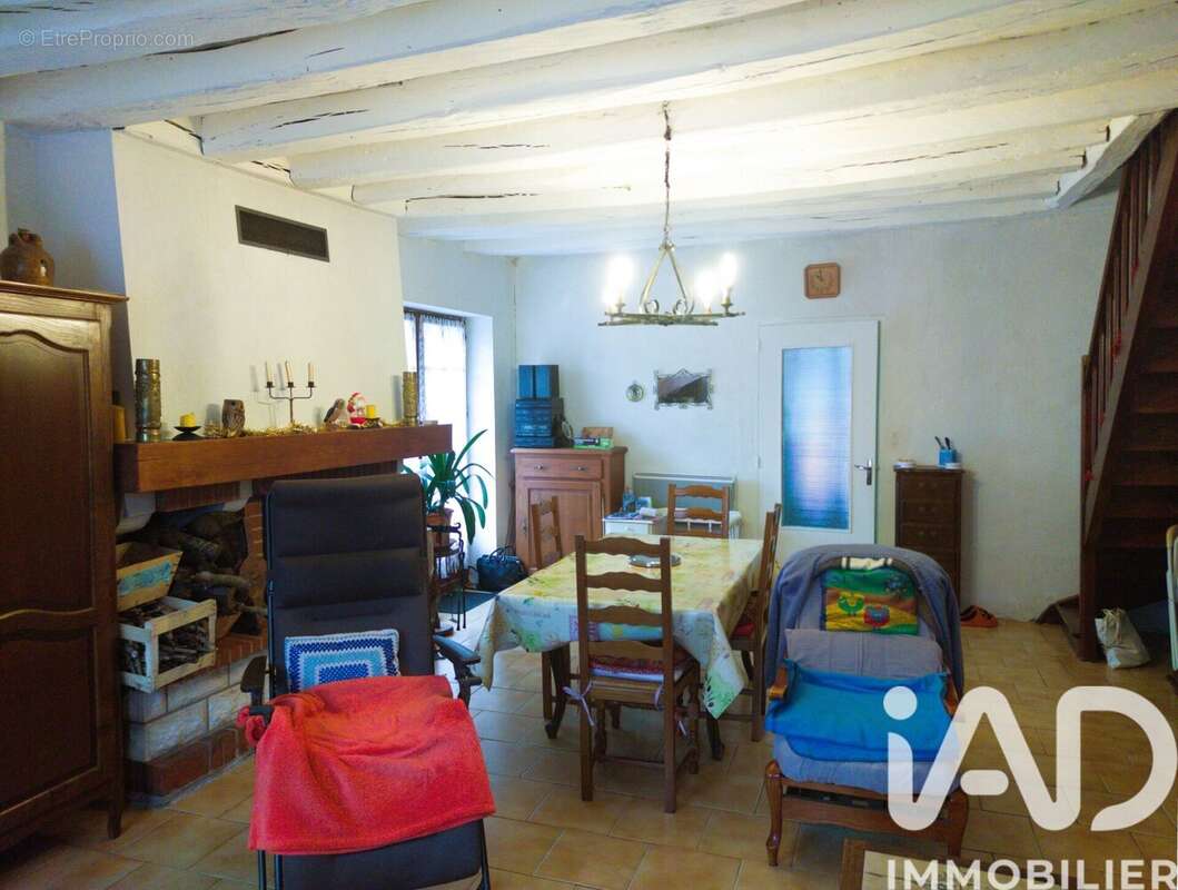 Maison 117 m² à Varennes-Les-Narcy  - photo 3