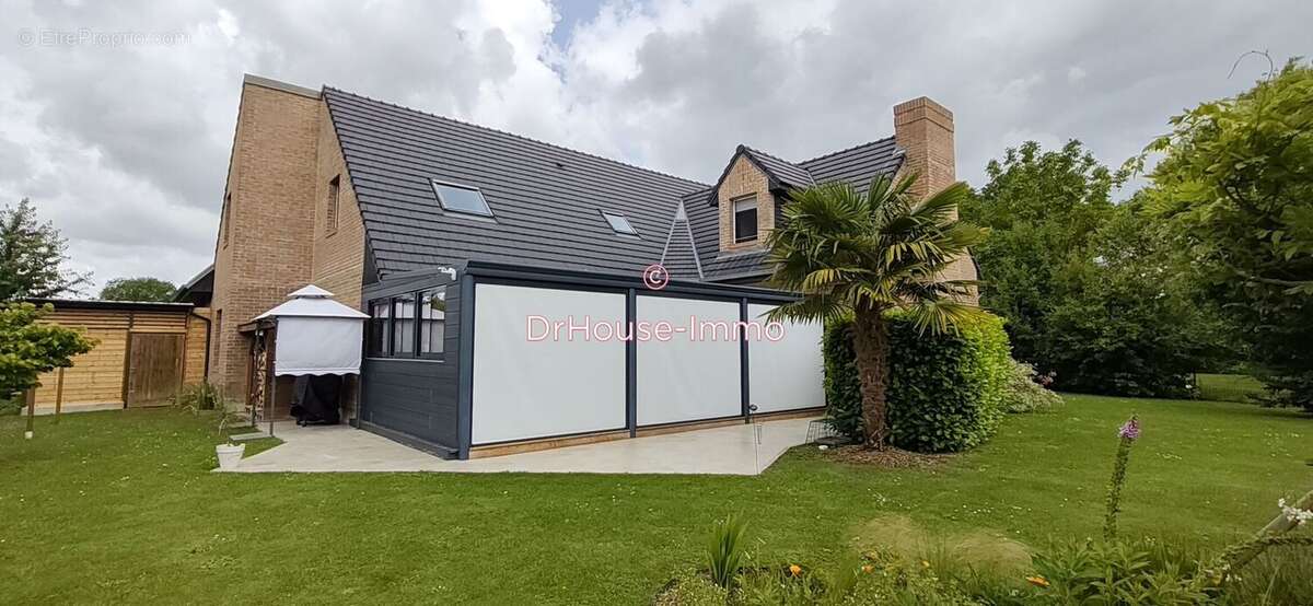 Maison 277 m² à Saint-Amand-Les-Eaux  - photo 2
