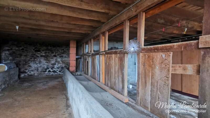 Maison à SAINT-LEONARD-DE-NOBLAT