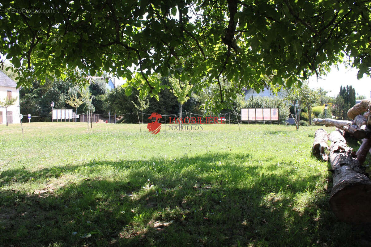 Terrain 687 m² à Saint-Bernard  - photo 2