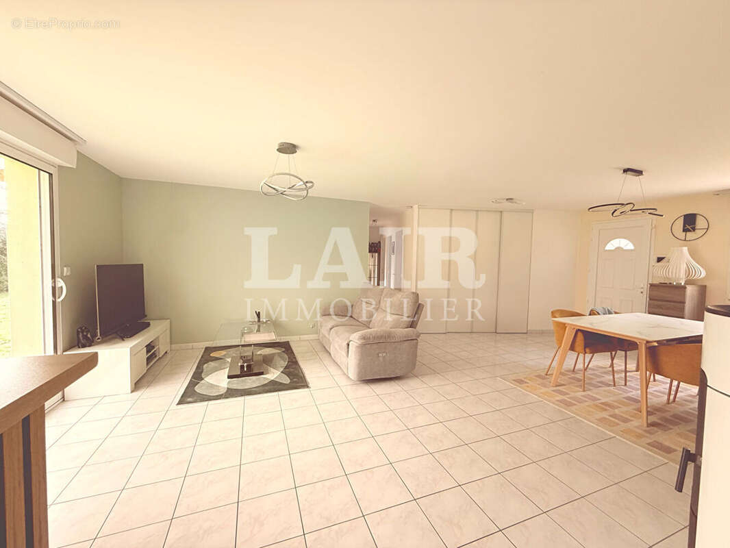 Maison à SAINT-OUEN-DE-MIMBRE