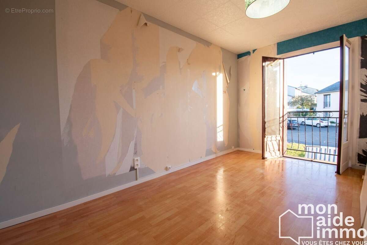 Maison à ONET-LE-CHATEAU