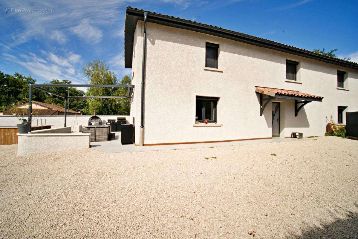 Maison à MESSIMY-SUR-SAONE