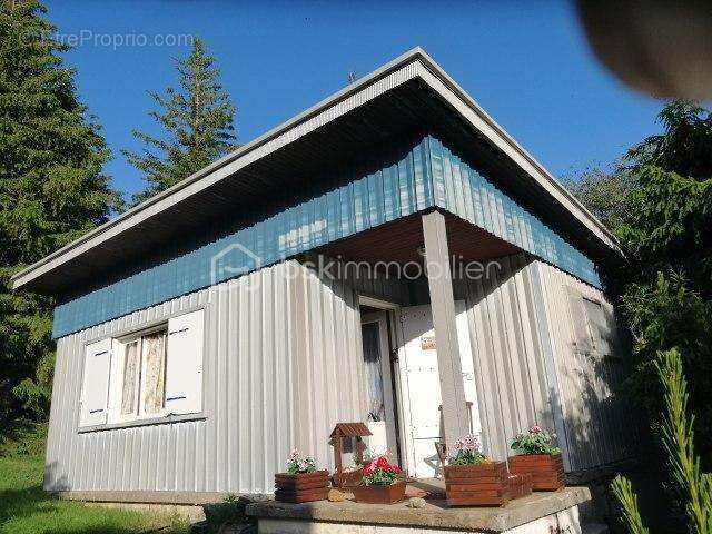 Maison à BESSE-ET-SAINT-ANASTAISE