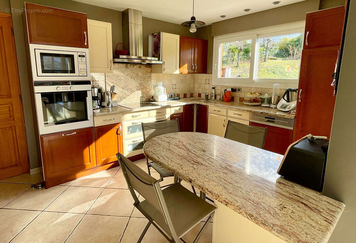 Maison à MONTAGNOLE