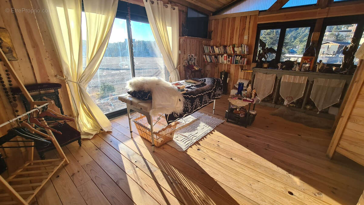 Maison à GREOLIERES