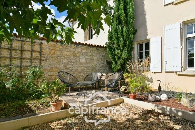 Maison à vendre 10 pièces BIGNAY (17), proche ST JEAN D'ANGELY et ses commerces, avec jardin, piscine et garage - photo 11