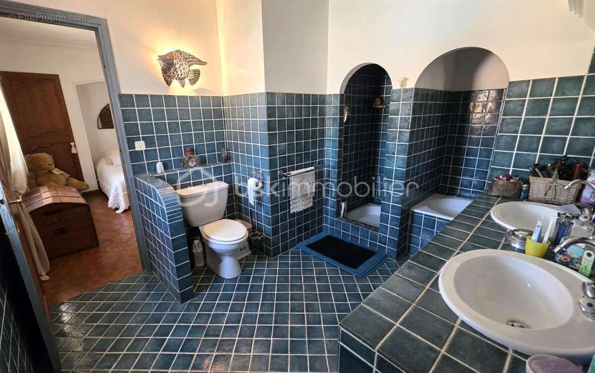A cogolin (Var) - maison Traditionnelle 118 m² avec garage et piscine - photo 16
