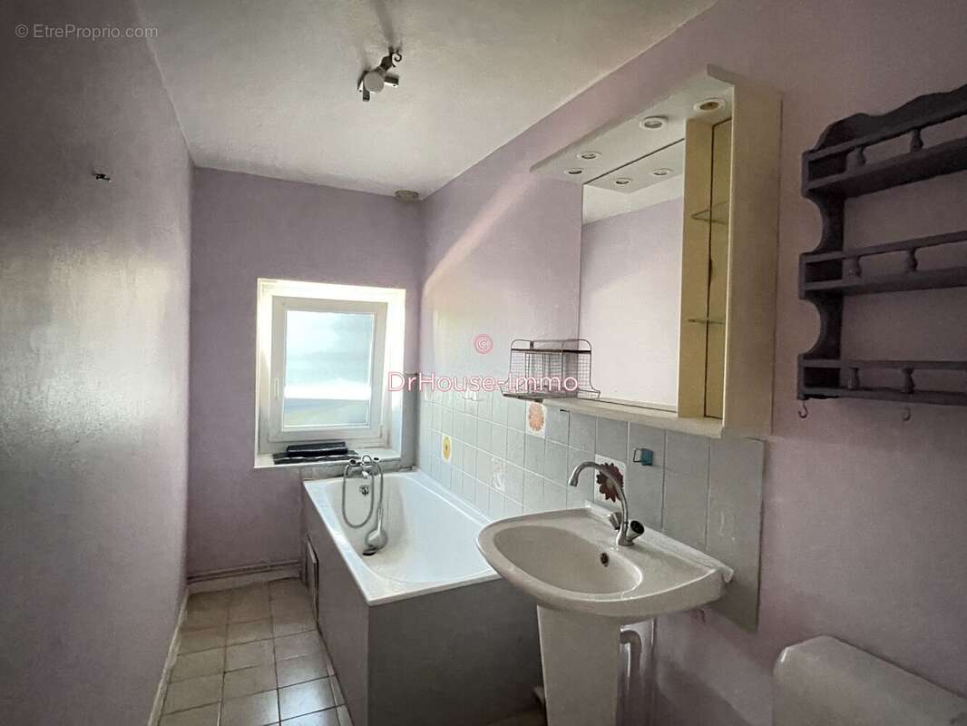 Appartement 257 m² à Darney  - photo 66