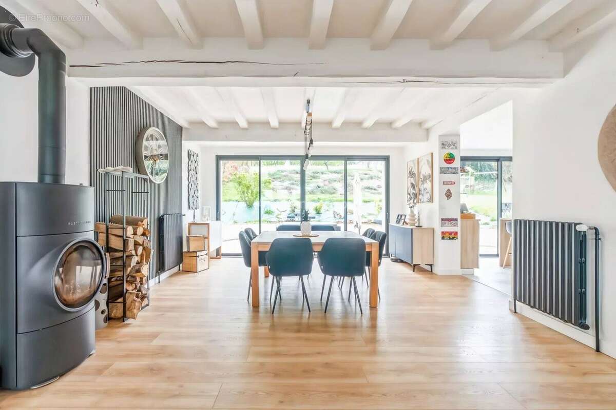 Maison à MONTEVRAIN