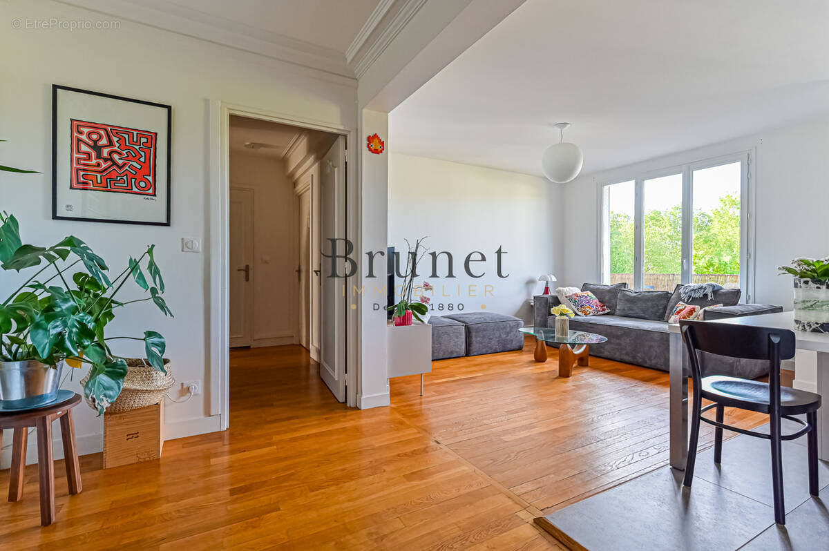 Appartement à SAINT-MAUR-DES-FOSSES