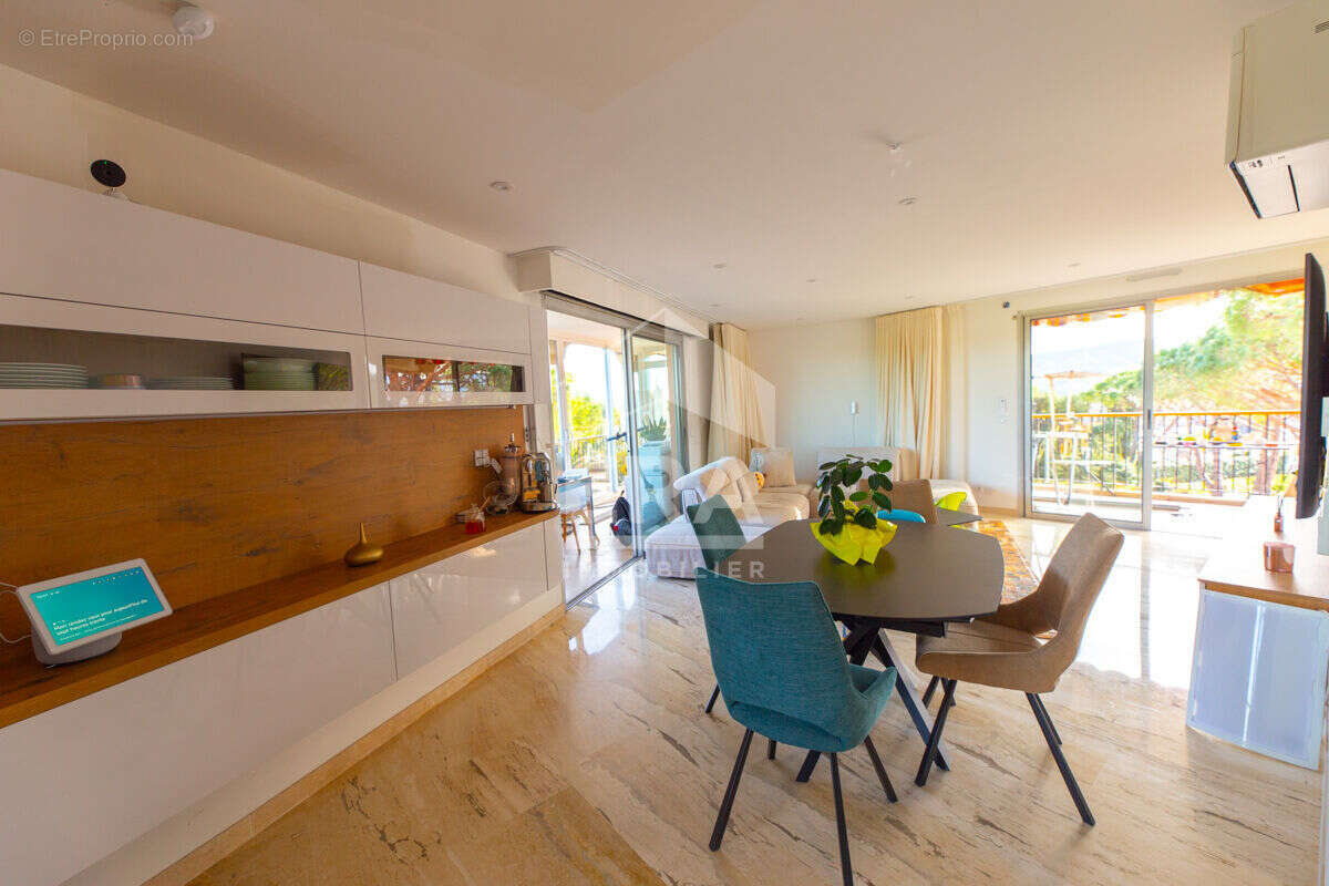 Appartement à MANDELIEU-LA-NAPOULE