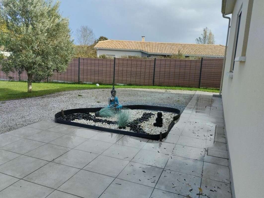 Photo 2 - Maison à SAINT-SAVIN