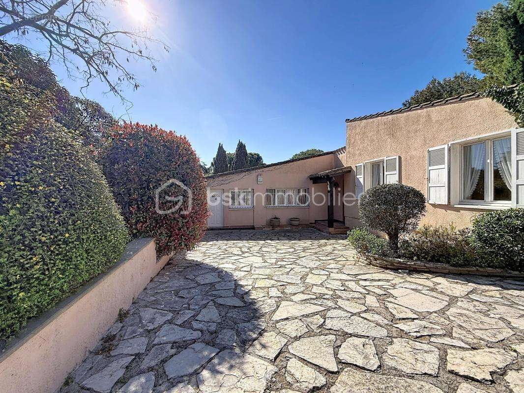 Maison 5 pièces de 134m2 avec piscine et atelier - photo 15