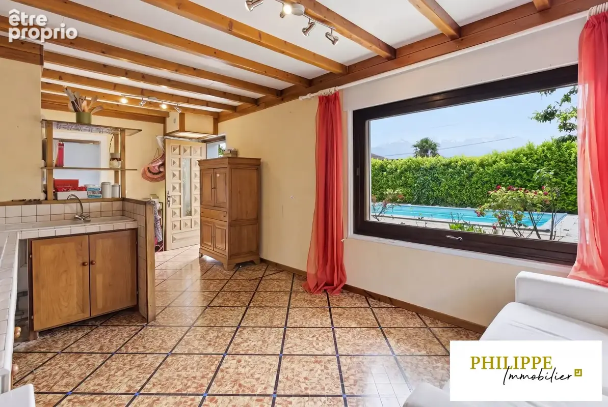 Maison 236 m² à Saint-Ismier  - photo 8