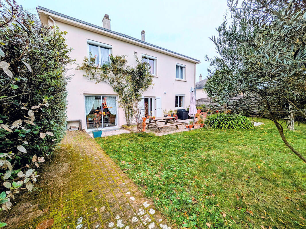Maison à LA CHAPELLE-SUR-ERDRE