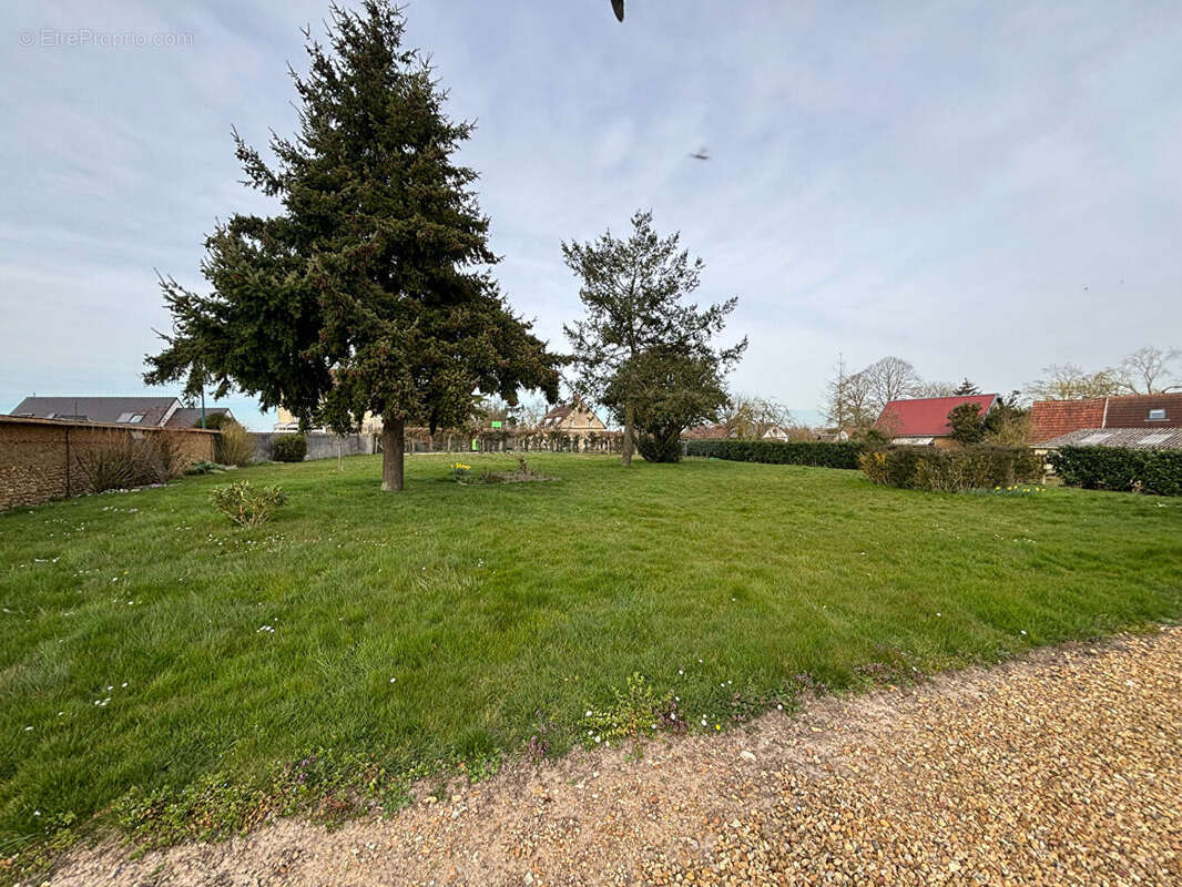 Maison à CHATEAUNEUF-EN-THYMERAIS