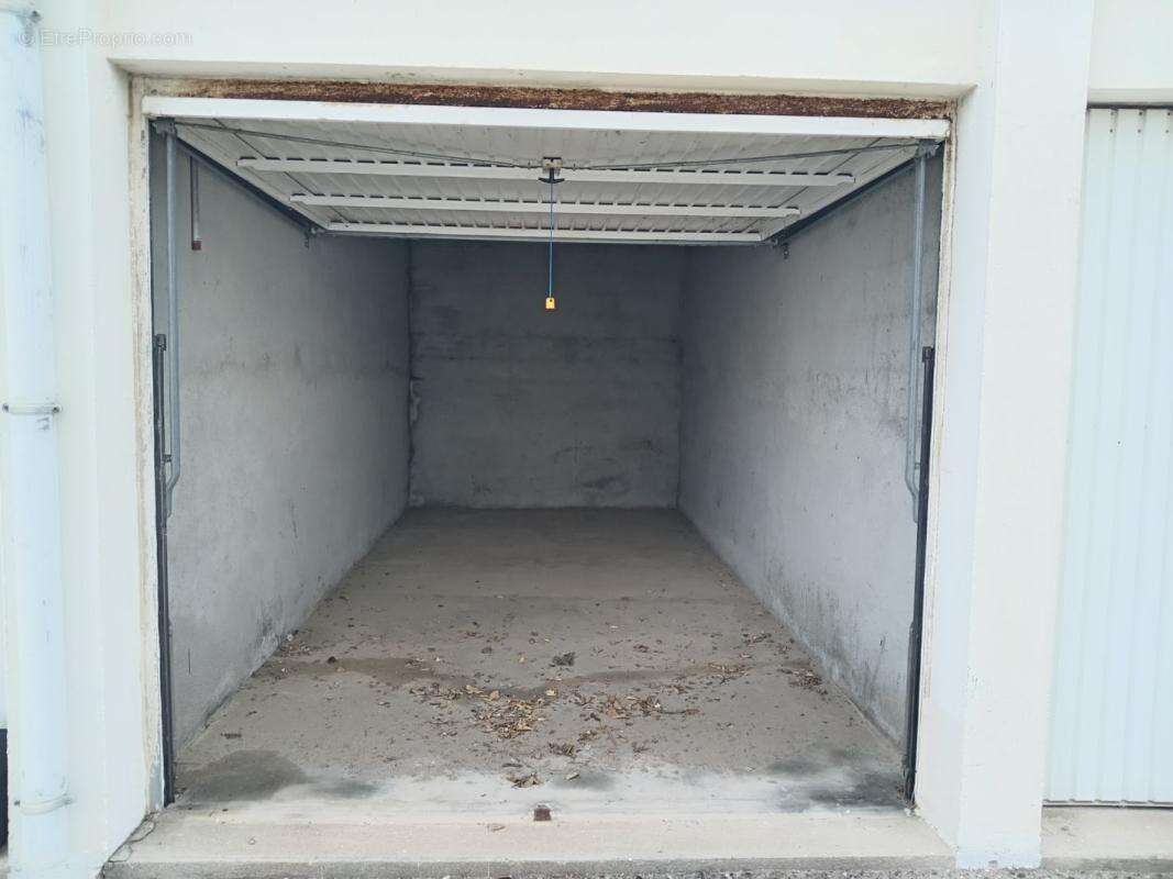 Parking à LA GRANDE-MOTTE