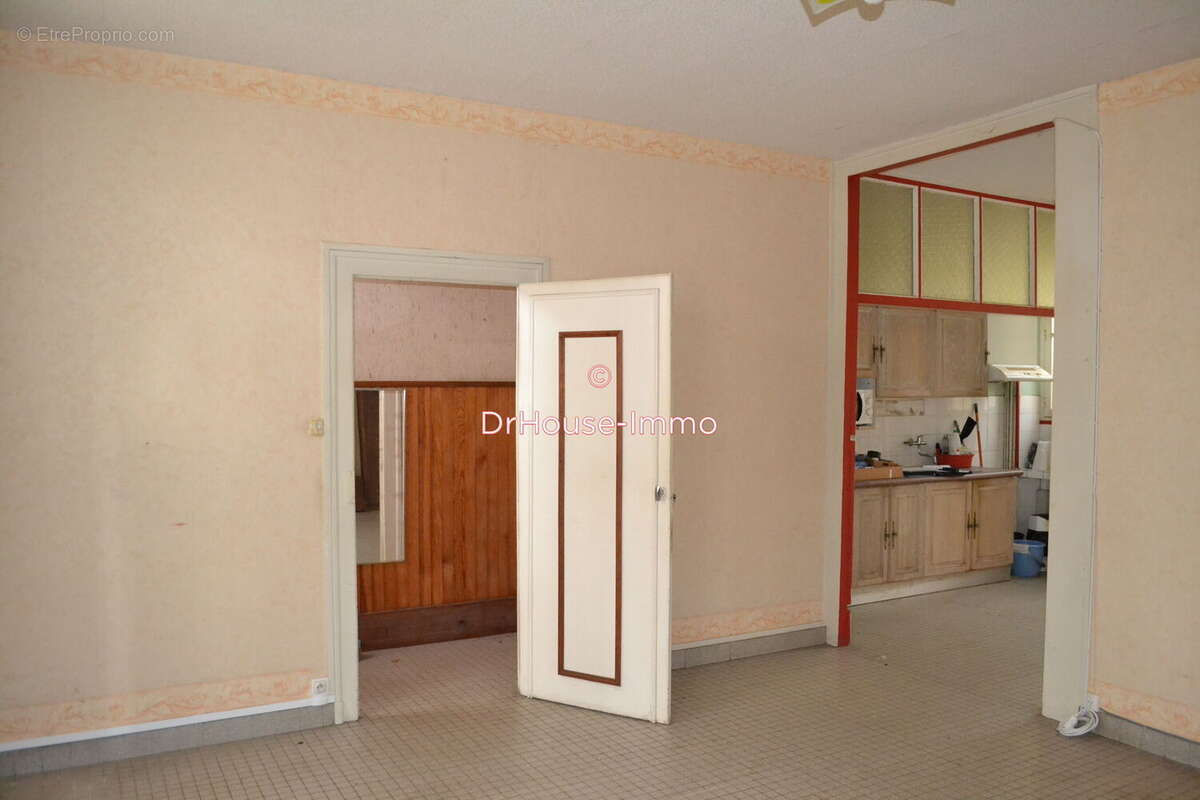 Maison à SAINT-AMAND-MONTROND