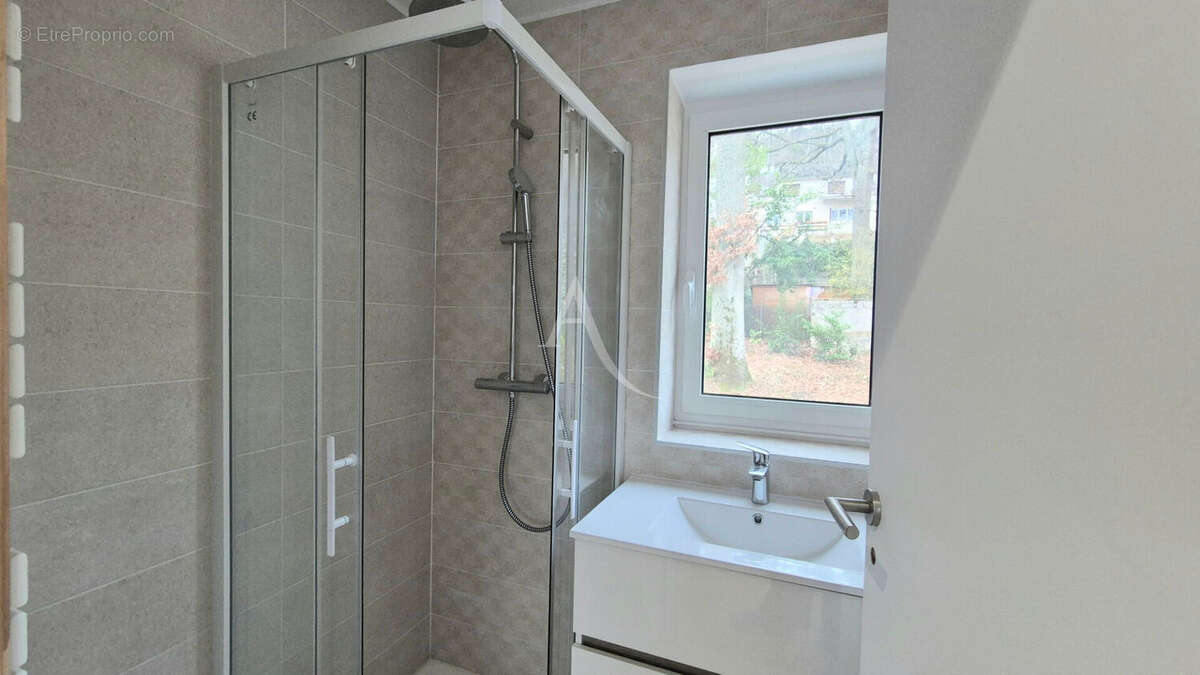 Maison à BURES-SUR-YVETTE