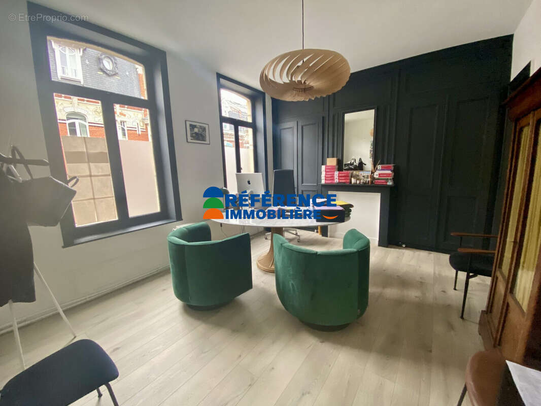 Commerce à LA MADELEINE