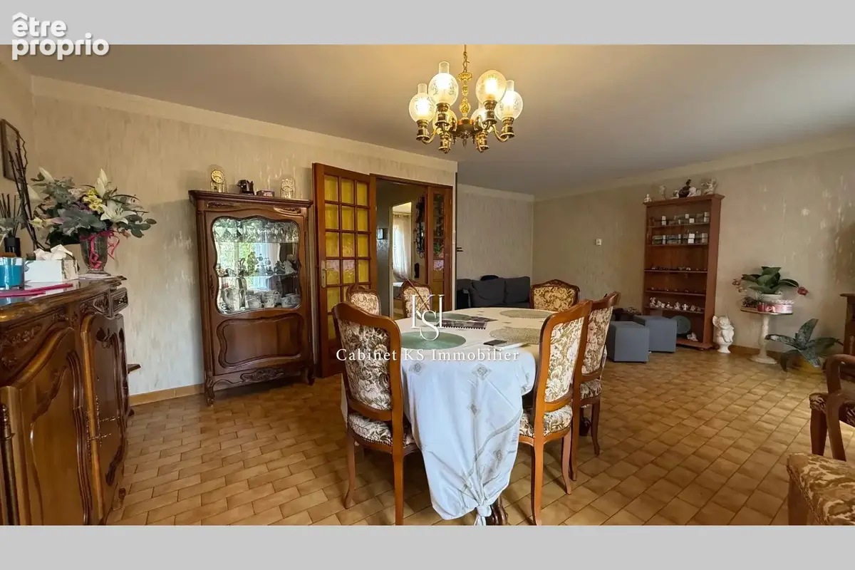 Maison 94 m² à Saint-Maximin-La-Sainte-Baume  - photo 3