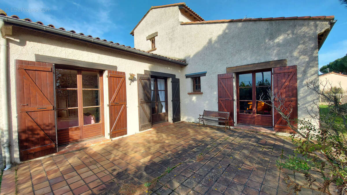 Maison à BEAUZELLE