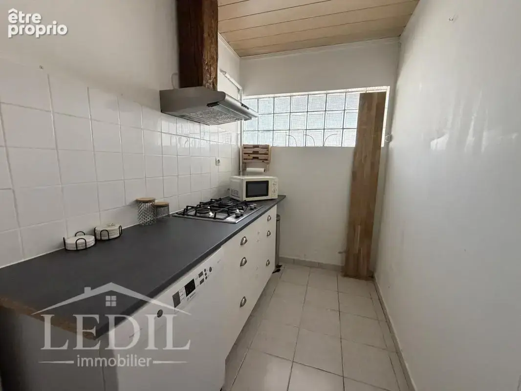 Propriété de campagne avec dépendances et terrain - photo 10