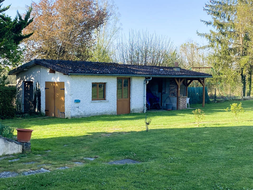 Maison à MONTACHER-VILLEGARDIN