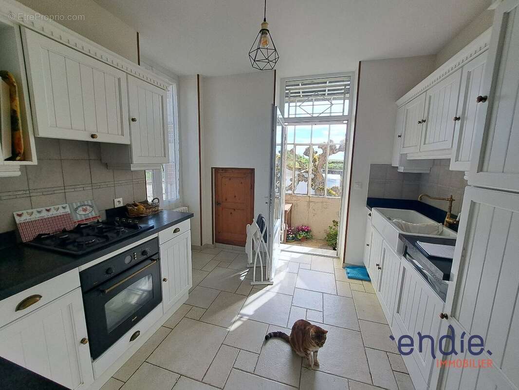 Maison à LA GUERCHE-SUR-L&#039;AUBOIS